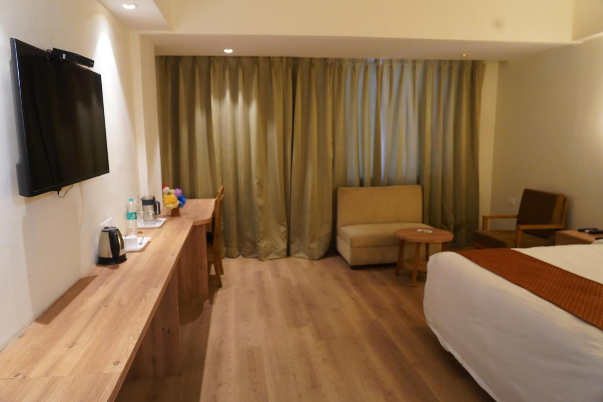 Hotel Forest Avenue - Best Luxury Hotel In Dehradun Exterior photo