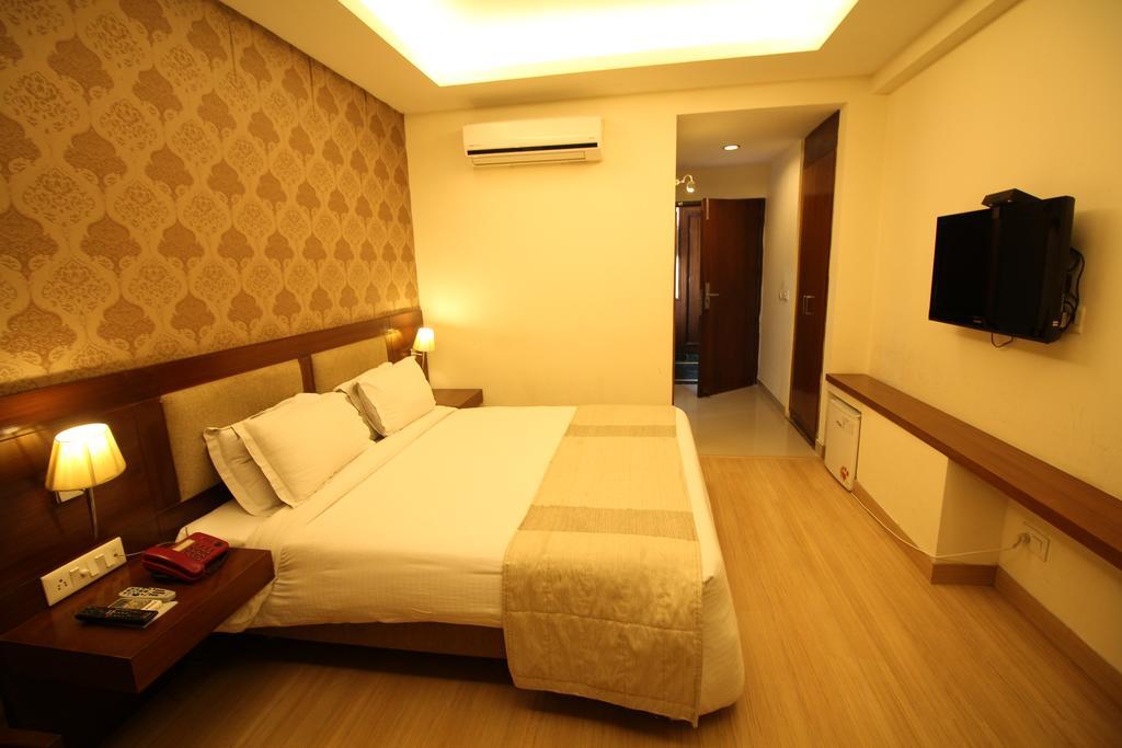 Hotel Forest Avenue - Best Luxury Hotel In Dehradun Exterior photo
